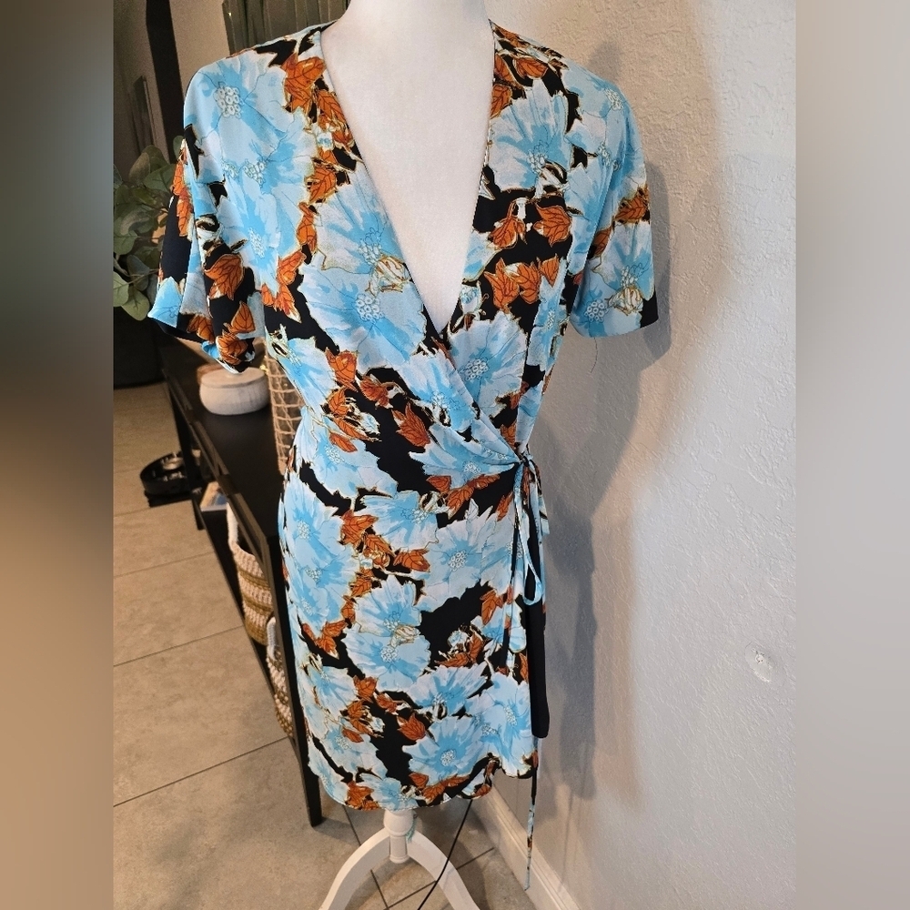 Aritzia Babaton Women's Wallace Wrap Dress Floral Multi S